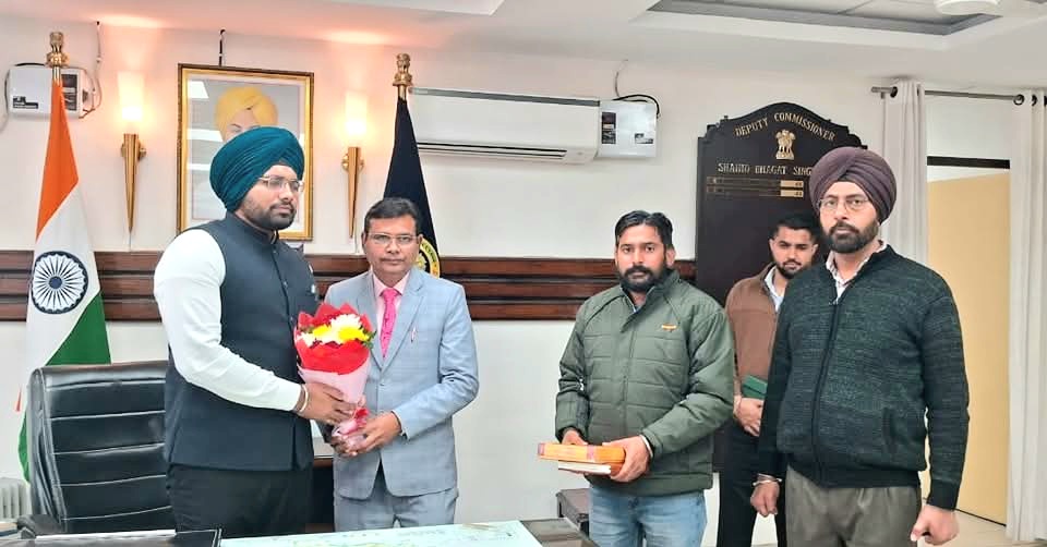 Civil Surgeon warmly welcomes new Deputy Commissioner Ankurjit Singh